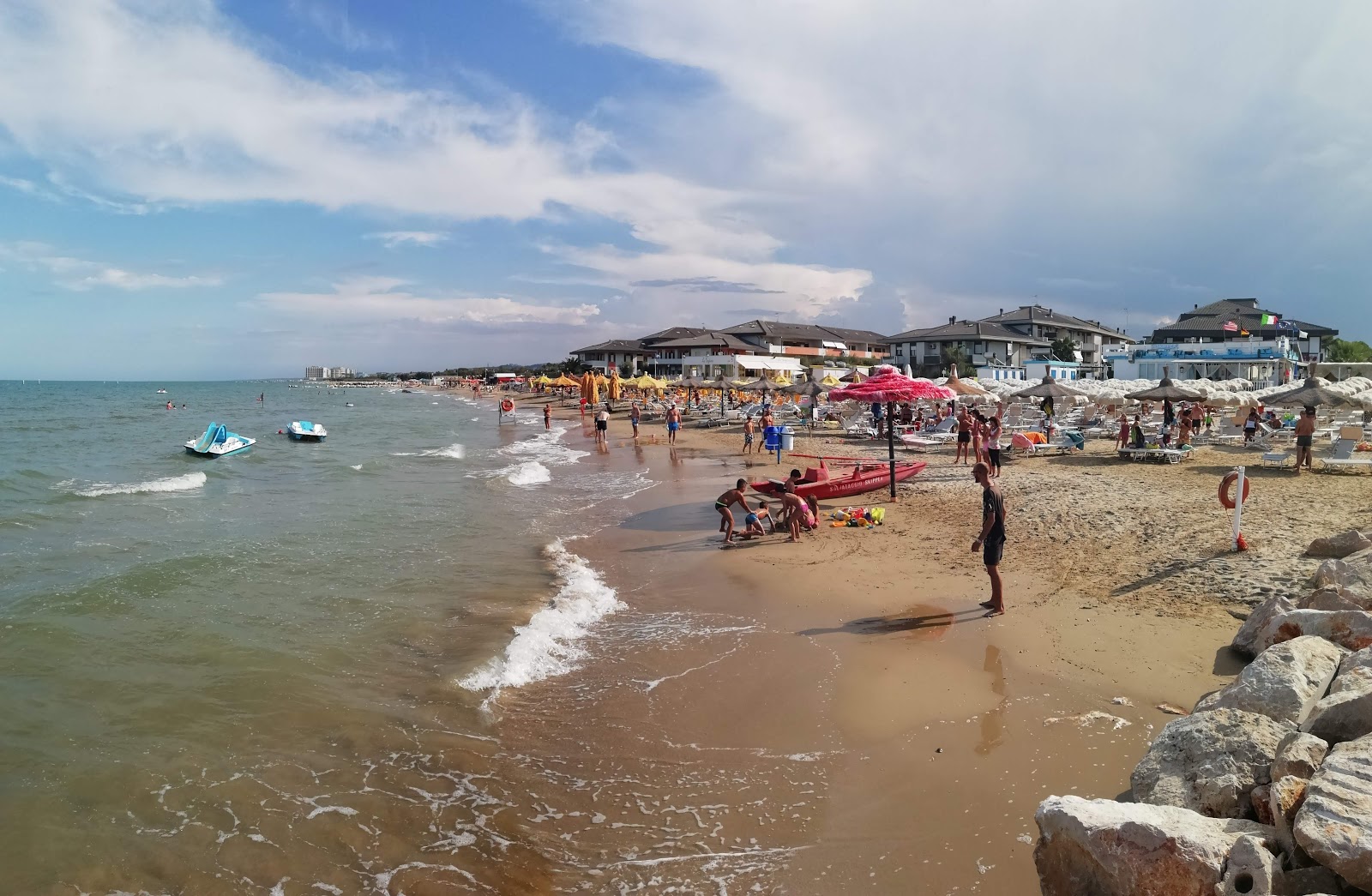 Fotografie cu Paloma beach - recomandat pentru călătorii în familie cu copii