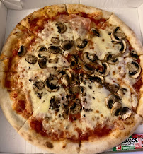Photos du propriétaire du Pizzeria La Piccola Napoli à Le Cannet - n°4