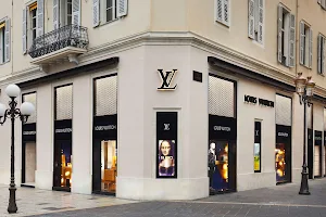 Louis Vuitton Nice image