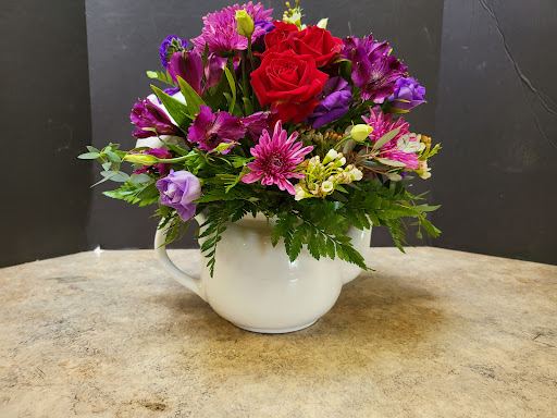 Florist «Foti Flowers At Yuess Gardens», reviews and photos, 406 3rd St, Newburgh, NY 12550, USA