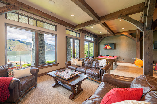 Vacation Home Rental Agency «Windermere Vacation Rentals Lake Chelan», reviews and photos, 115 E Woodin Ave, Chelan, WA 98816, USA