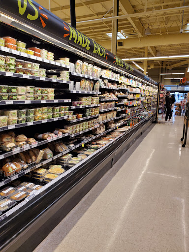 Grocery Store «New Seasons Market Mountain Park», reviews and photos, 3 Monroe Pkwy, Lake Oswego, OR 97035, USA