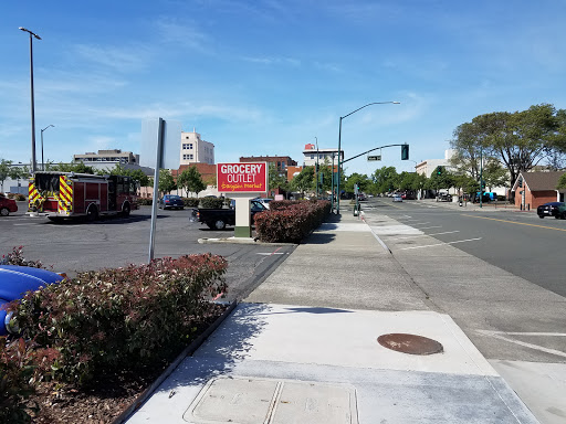 Grocery Store «Grocery Outlet Bargain Market», reviews and photos, 401 Marin St, Vallejo, CA 94590, USA