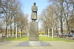 Pomnik Józefa Piłsudskiego w Gliwicach image