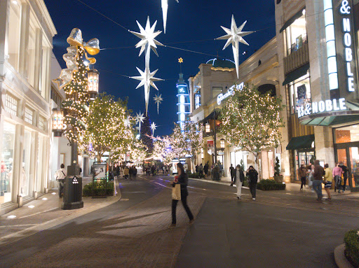 Shopping Mall «The Grove», reviews and photos, 189 The Grove Dr, Los Angeles, CA 90036, USA