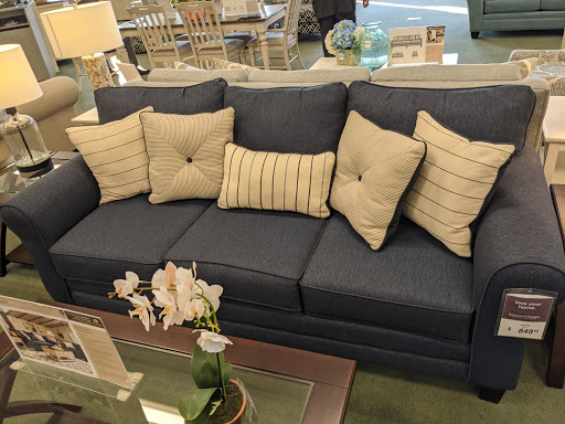 Furniture Store «Raymour & Flanigan Furniture and Mattress Store», reviews and photos, 65 Baltimore Pike, Springfield, PA 19064, USA