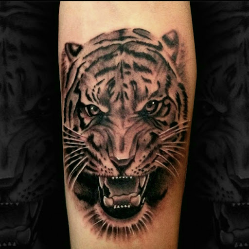 Tattoo Shop «Ink Addiction», reviews and photos, 2028 E Oakland Park Blvd, Fort Lauderdale, FL 33306, USA