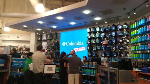 Sportswear Store «Columbia Sportswear Outlet Store», reviews and photos, 12801 W Sunrise Blvd, Sunrise, FL 33323, USA
