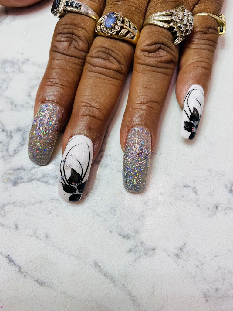 KHIN & SUE NAIL SPA 21117