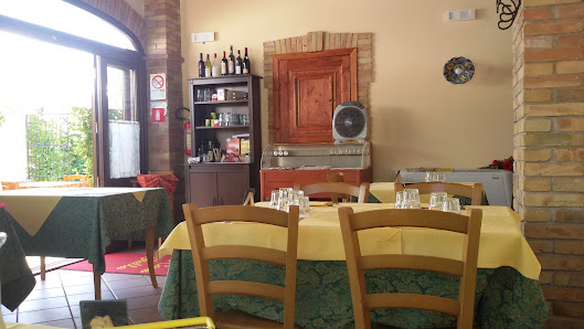 La Casa Gialla Ristorante Pizzeria Fraz Santa Maria di Ronzano, 64030 Castel Castagna TE, Italia