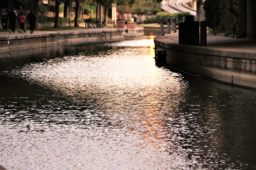 Tourist Attraction «Mandalay Canal Walk at Las Colinas», reviews and photos, 215 Mandalay Canal, Irving, TX 75039, USA