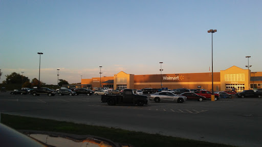 Department Store «Walmart Supercenter», reviews and photos, 300 Iowa Speedway Dr, Newton, IA 50208, USA