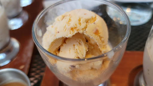 Restaurant «Browndog Treats, Drinks, & Eats», reviews and photos, 120 E Main St, Northville, MI 48167, USA