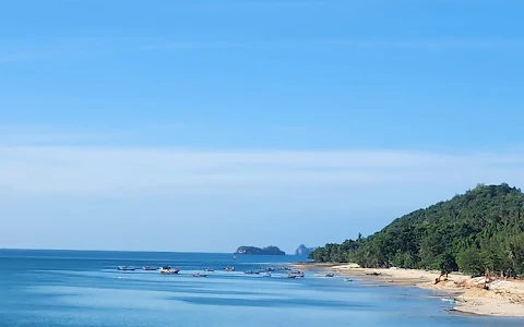 Sai Ree Beach image
