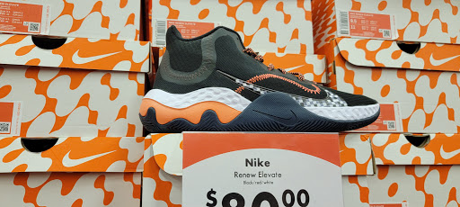 Shoe Store «Shoe Carnival», reviews and photos, 2105 N Prospect Ave, Champaign, IL 61822, USA