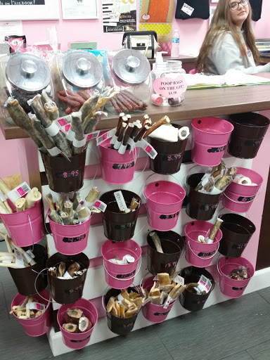 Pet Store «Woof Gang Bakery and Grooming Winter Garden», reviews and photos, 18 E Plant St, Winter Garden, FL 34787, USA