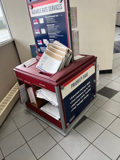 Post Office «United States Postal Service», reviews and photos, 7101 W Gunnison St, Harwood Heights, IL 60706, USA