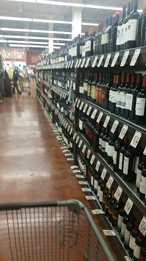 Grocery Store «Fresh Thyme Farmers Market- 82nd», reviews and photos, 4225 E 82nd St, Indianapolis, IN 46250, USA