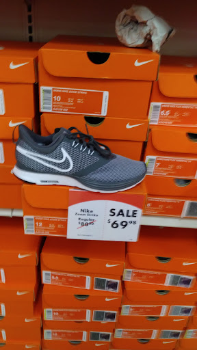 Shoe Store «Shoe Carnival», reviews and photos, 2945 Scottsville Rd, Bowling Green, KY 42104, USA