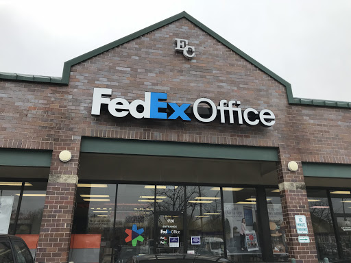 Print Shop «FedEx Office Print & Ship Center», reviews and photos, 1720 N Harlem Ave, Elmwood Park, IL 60707, USA