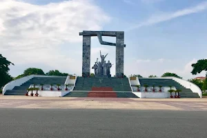 Quảng trường Thành Phố Phan Rang-Tháp Chàm Ninh Thuận (Square) image