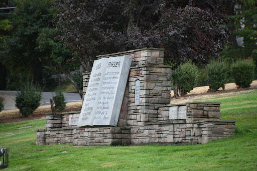 Funeral Home «Sunset Hills Cemetery, Funeral Home & Crematorium», reviews and photos, 4810 Willamette St, Eugene, OR 97405, USA