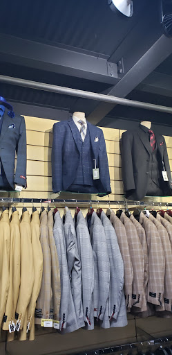 Used Clothing Store «DRESS TO IMPRESS», reviews and photos, 9537 S Western Ave, Chicago, IL 60643, USA