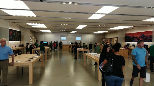 Computer Store «Apple La Cantera», reviews and photos, 15900 La Cantera Pkwy, San Antonio, TX 78256, USA