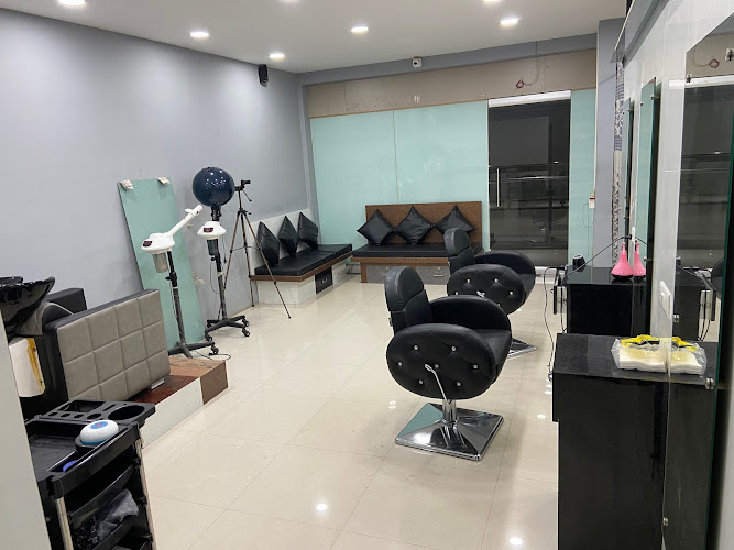 Show Unisex Salon Dharwad