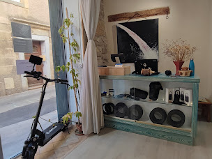 Photo n°2 de Electri-City Trottinettes Gyroroues Accessoires à Lunel ()