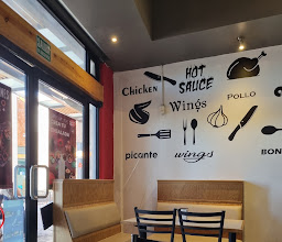 Mr. Wings Boneless y Alitas photo