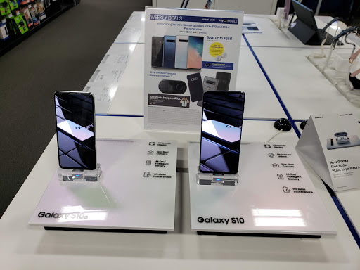 Electronics Store «Best Buy», reviews and photos, 16221 Ford Rd, Dearborn, MI 48126, USA