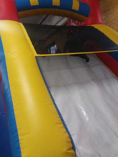 Flea Market «Fox Valley Flea Market», reviews and photos, 840 N State St, Elgin, IL 60123, USA