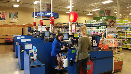 Pet Supply Store «PetSmart», reviews and photos, 1203 N Landing Way, Renton, WA 98057, USA