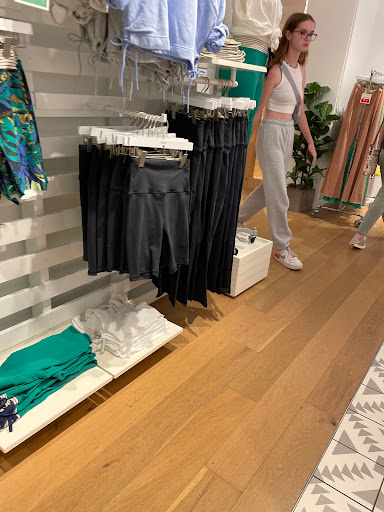 Clothing Store «AEO & Aerie Store», reviews and photos, 825 Dulaney Valley Rd #116, Towson, MD 21204, USA