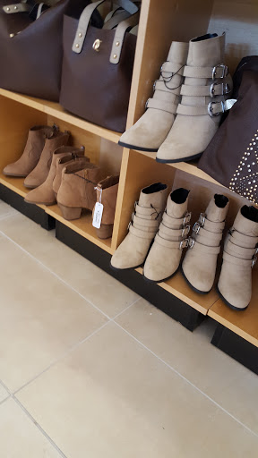 Fashion Accessories Store «Charming Charlie», reviews and photos, 20 Meadow Cir Dr, Lake St Louis, MO 63367, USA