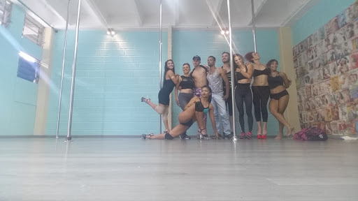 Academia Pin Up baile twerk pole Medellin