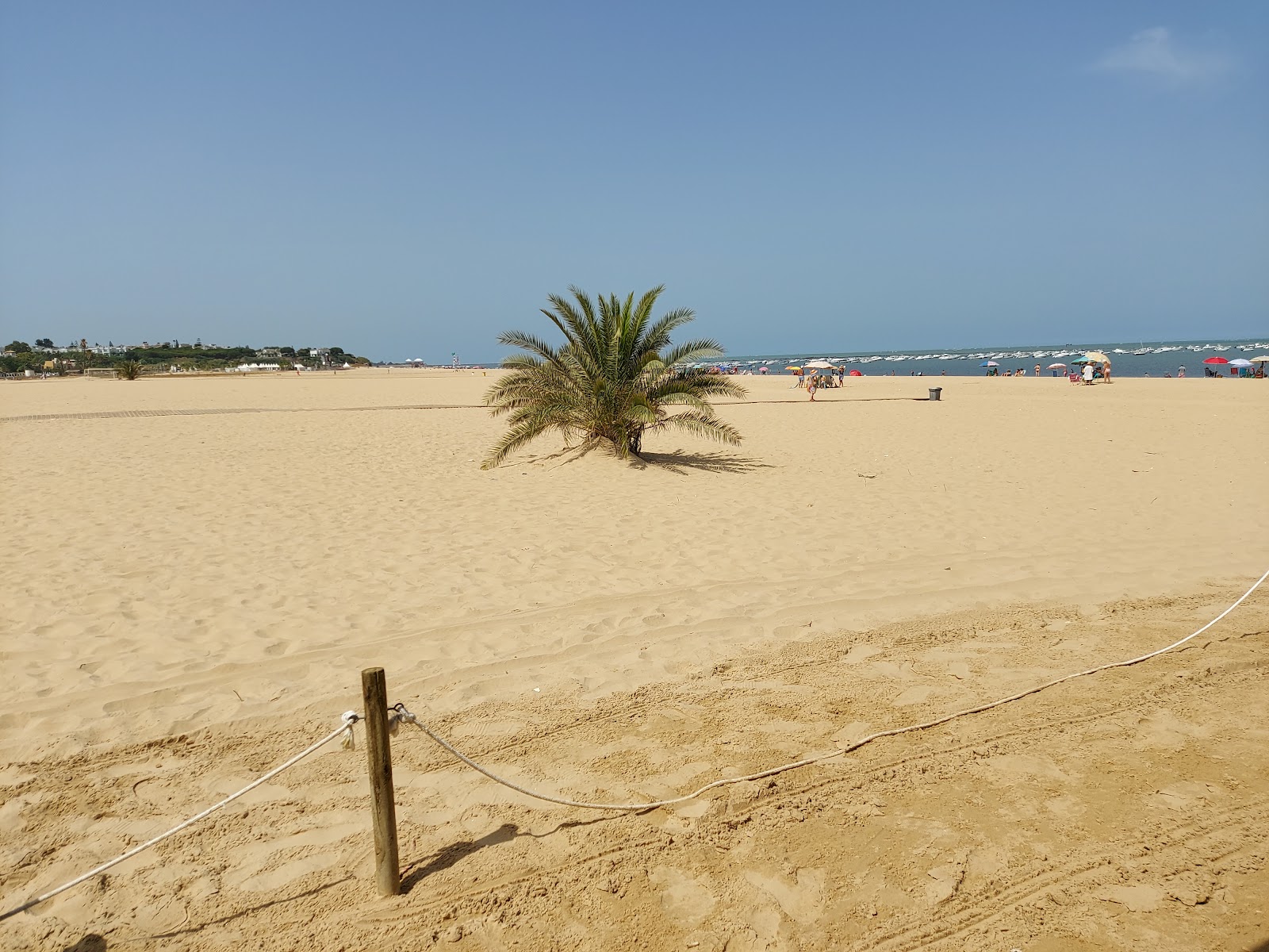 Photo de Playa de las Piletas - recommandé pour les voyageurs en famille avec des enfants