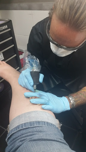 Tattoo Shop «Liberty Tattoo Inc», reviews and photos, 1027 N Milwaukee Ave, Libertyville, IL 60048, USA