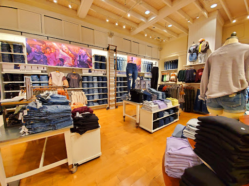 American Eagle & Aerie Store