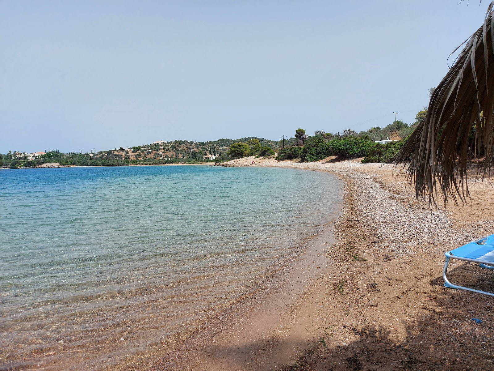 Thini beach的照片 带有碧绿色纯水表面