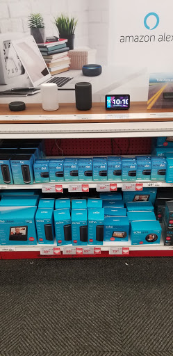 Office Supply Store «Staples», reviews and photos, 1129 W 14 Mile Rd, Clawson, MI 48017, USA