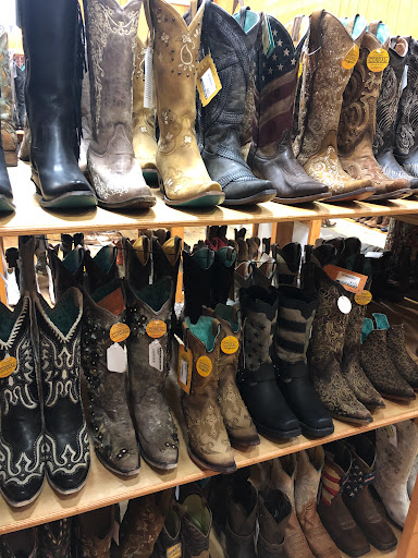 Western Apparel Store «Southside Westen & Outdoor Wear, Farm & Pet», reviews and photos, 3014 James L Redman Pkwy, Plant City, FL 33566, USA