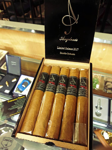 Tobacco Shop «Tobacco Town», reviews and photos, 17108 Fort St, Riverview, MI 48193, USA