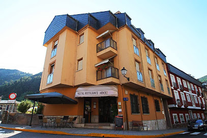 Hostal Restaurante Méndez  El Guardia  - C. Espíritu Santo, 1, 24500 Villafranca del Bierzo, León, Spain