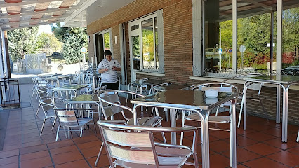 Yusta Restaurant - Av. de Pablo Iglesias, 12, 28270 Colmenarejo, Madrid, Spain