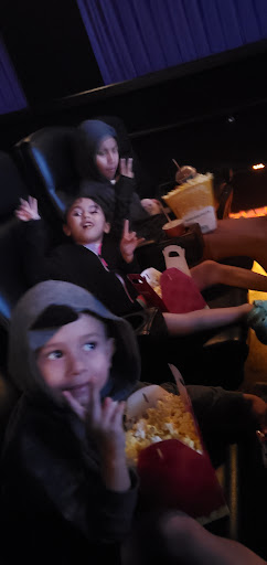 Movie Theater «Cinemark Movies 10», reviews and photos, 1796 W Newport Pike, Wilmington, DE 19804, USA