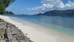 Photo de Cerf Beach et le règlement