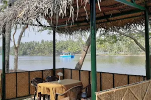 Alakananda Backwater Home Stay and Resort image