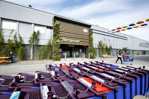 Centre commercial Centre commercial Carrefour Aix-La-Pioline Aix-en-Provence